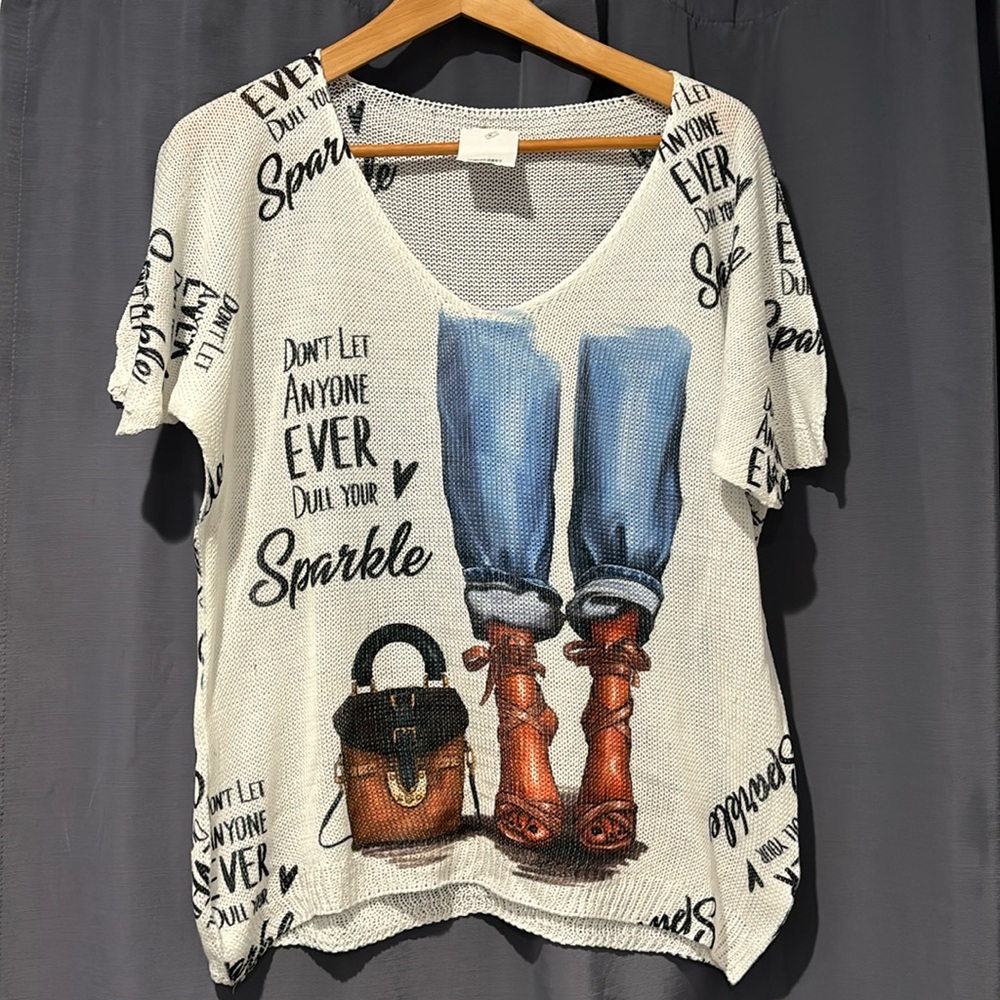 NEW Lightweight Graphic Top - Sparkle Handbag & Shoes One Size